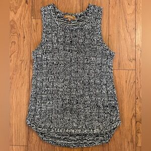 ELLEN TRACY Medium Scoop Neck Black & White Sleeveless Knit Top Cotton Stretch